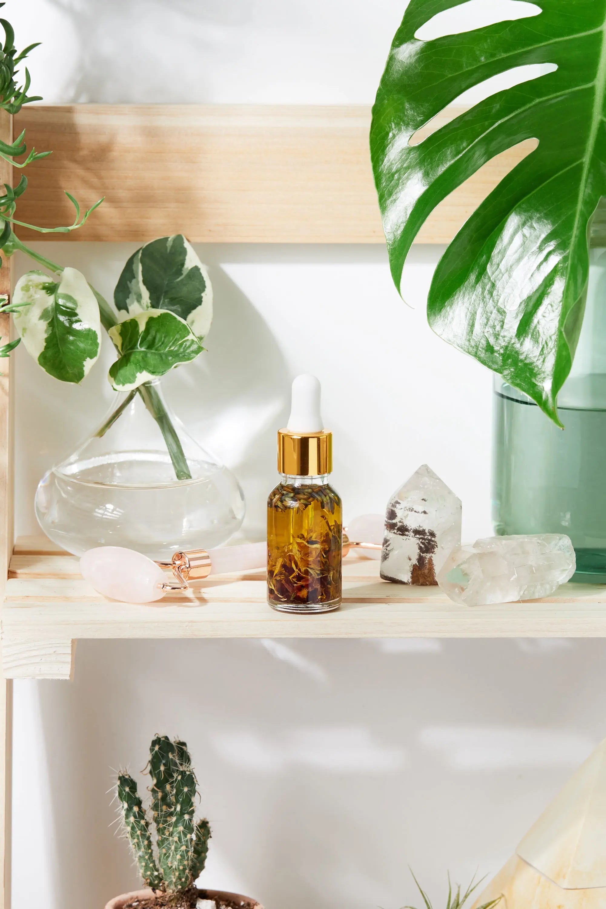Anti-Aging Youth Facial Serum White Smokey