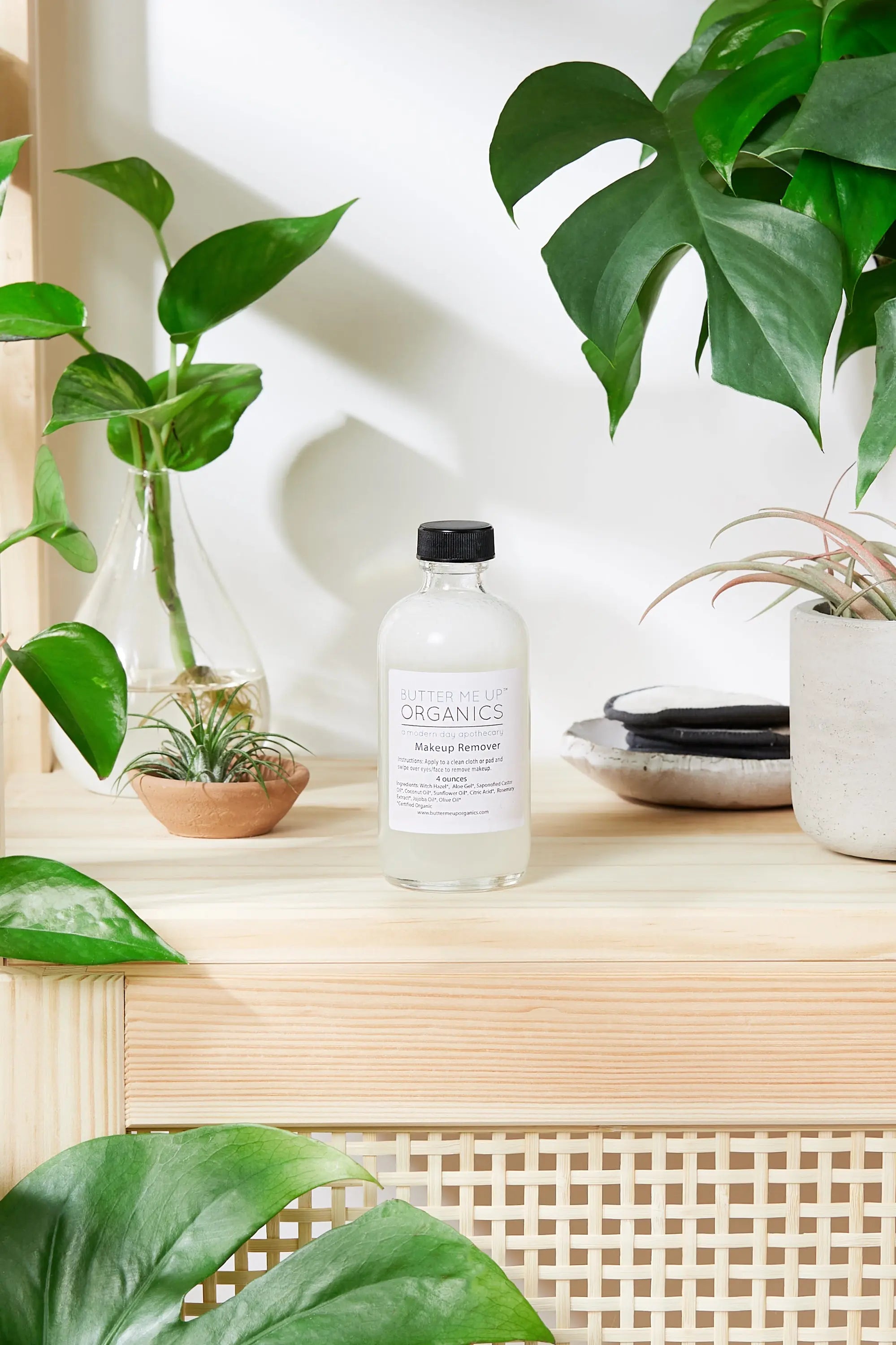 Organic Makeup Remover / Toxin Free / Gentle / Sensitive Skin / White Smokey